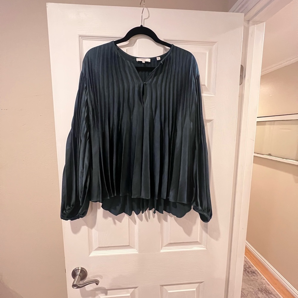Vince.  Elegant Navy Pleated Women's Top